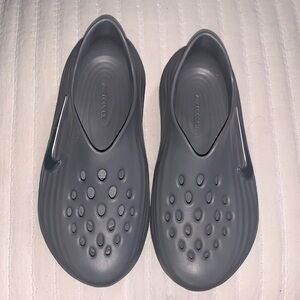 Nike ReactX Rejuven8
Like new
Men’s size 7, slip on